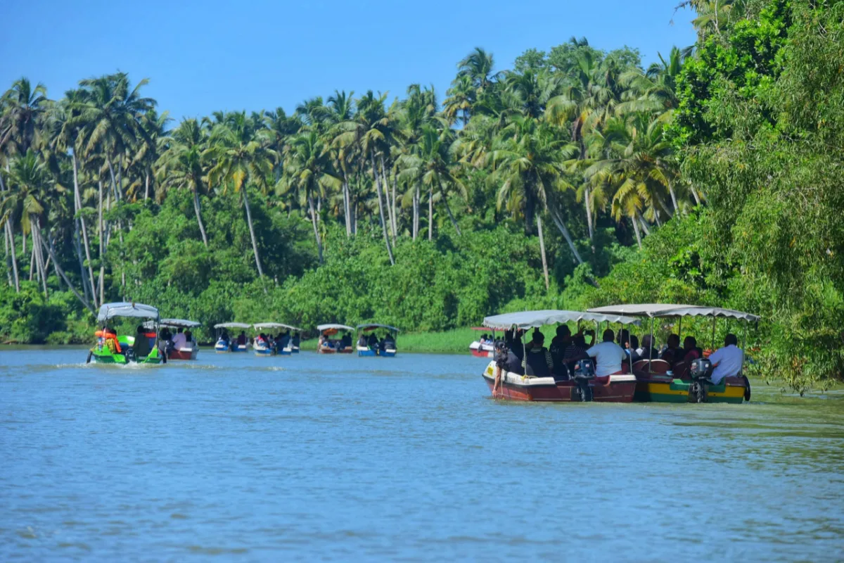 poovar boating